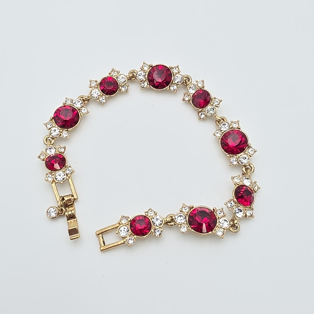 New!‎ GIVENCHY SWAROVSKI Bracelet Red & Clear Crystals Gold Plate 6.5" Signed - Picture 3 of 16